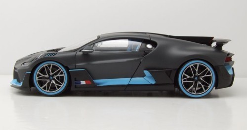 Bugatti Divo (2018) - zum Schließen ins Bild klicken