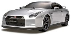 Nissan GT-R mit
        Lichteinsätzen