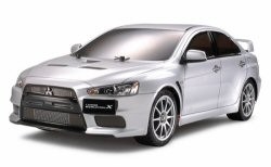 Mitsubishi Lancer Evolution X mit Lichteinsätzen