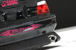 Schwarze Auspuffrohrattrappe für 1:10 Tourenwagen